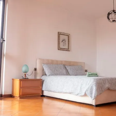 Casa Di Alice Ferienhaus Angera